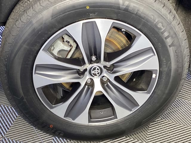 Used 2024 Toyota Highlander XLE AWD/4WD image 33