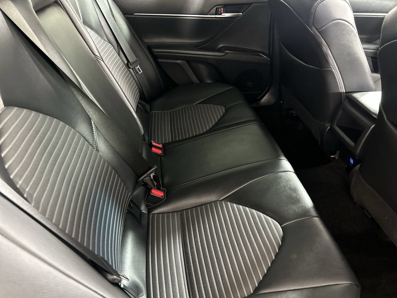 Used 2024 Toyota Camry SE FWD image 25