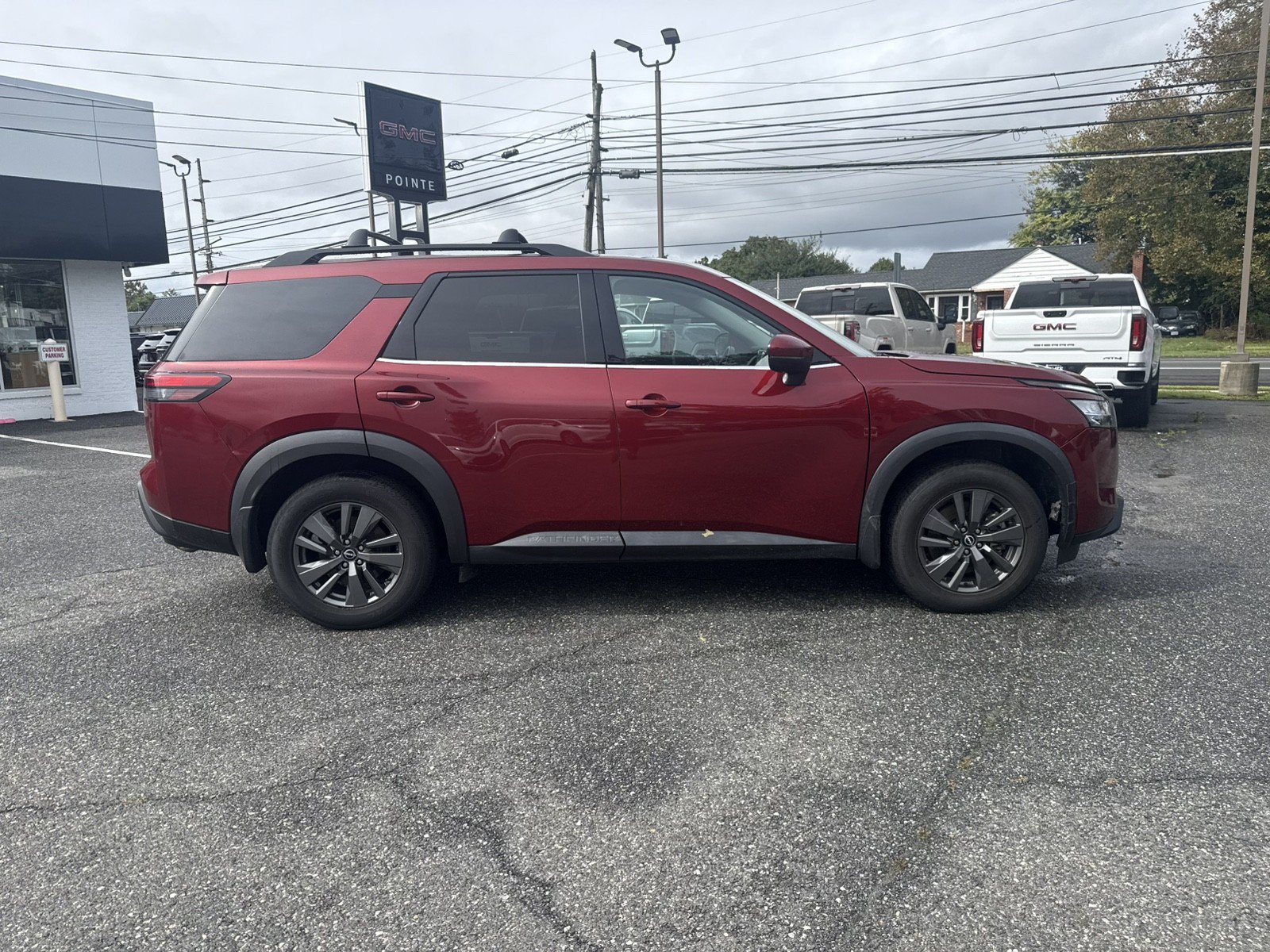 Used 2022 Nissan Pathfinder SV w/ SV Premium Package AWD/4WD image 2