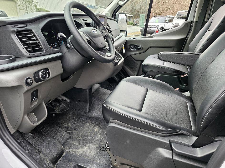 New 2024 Ford Transit 250 148 Medium Roof w/ Load Area Protection Package image 9