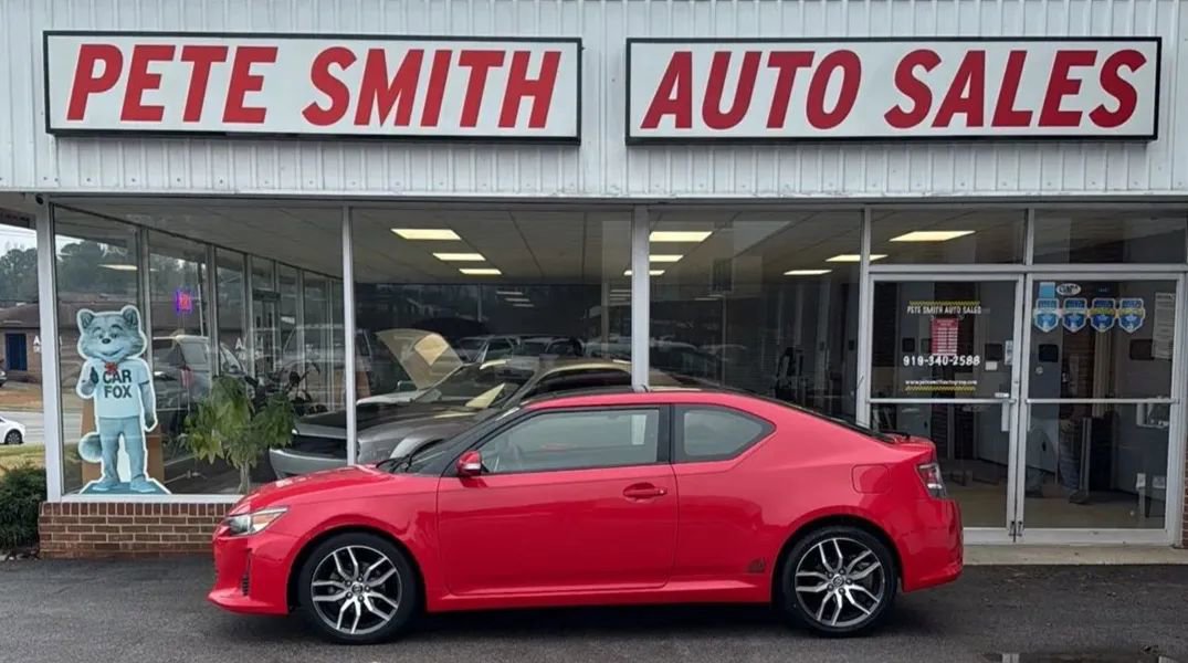 Used 2016 Scion tC Hatchback Coupe 2D image 2