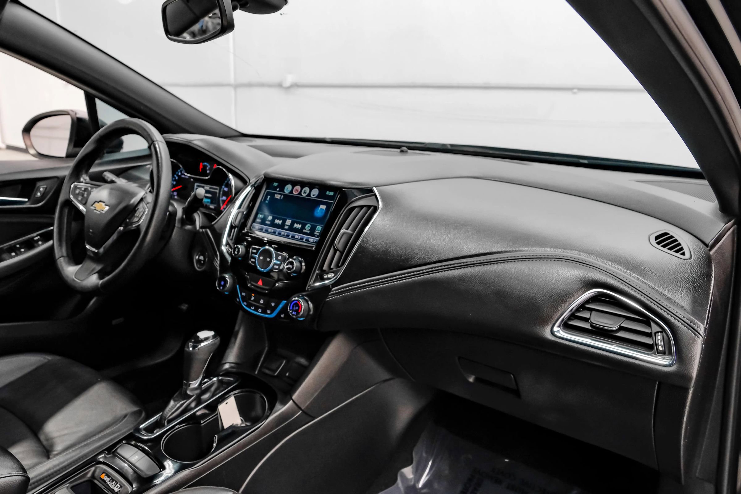 Used 2016 Chevrolet Cruze Premier image 13