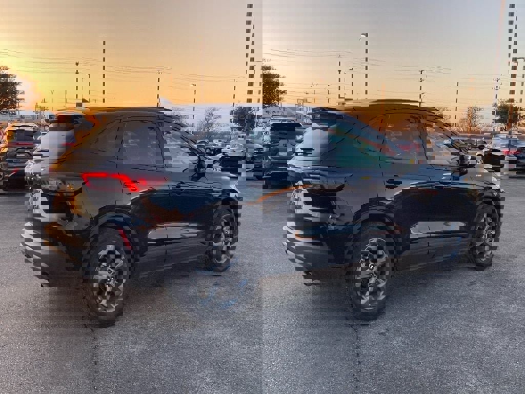 Used 2025 Ford Escape ST-Line image 3