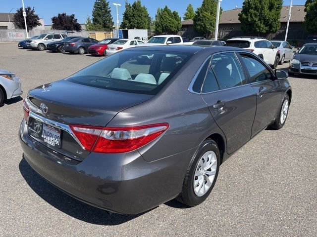 Used 2017 Toyota Camry LE FWD image 5