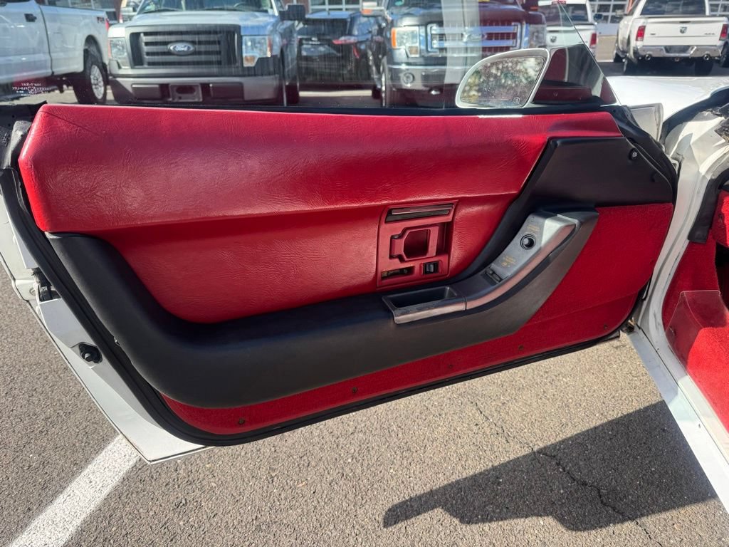 Used 1990 Chevrolet Corvette Convertible RWD image 24