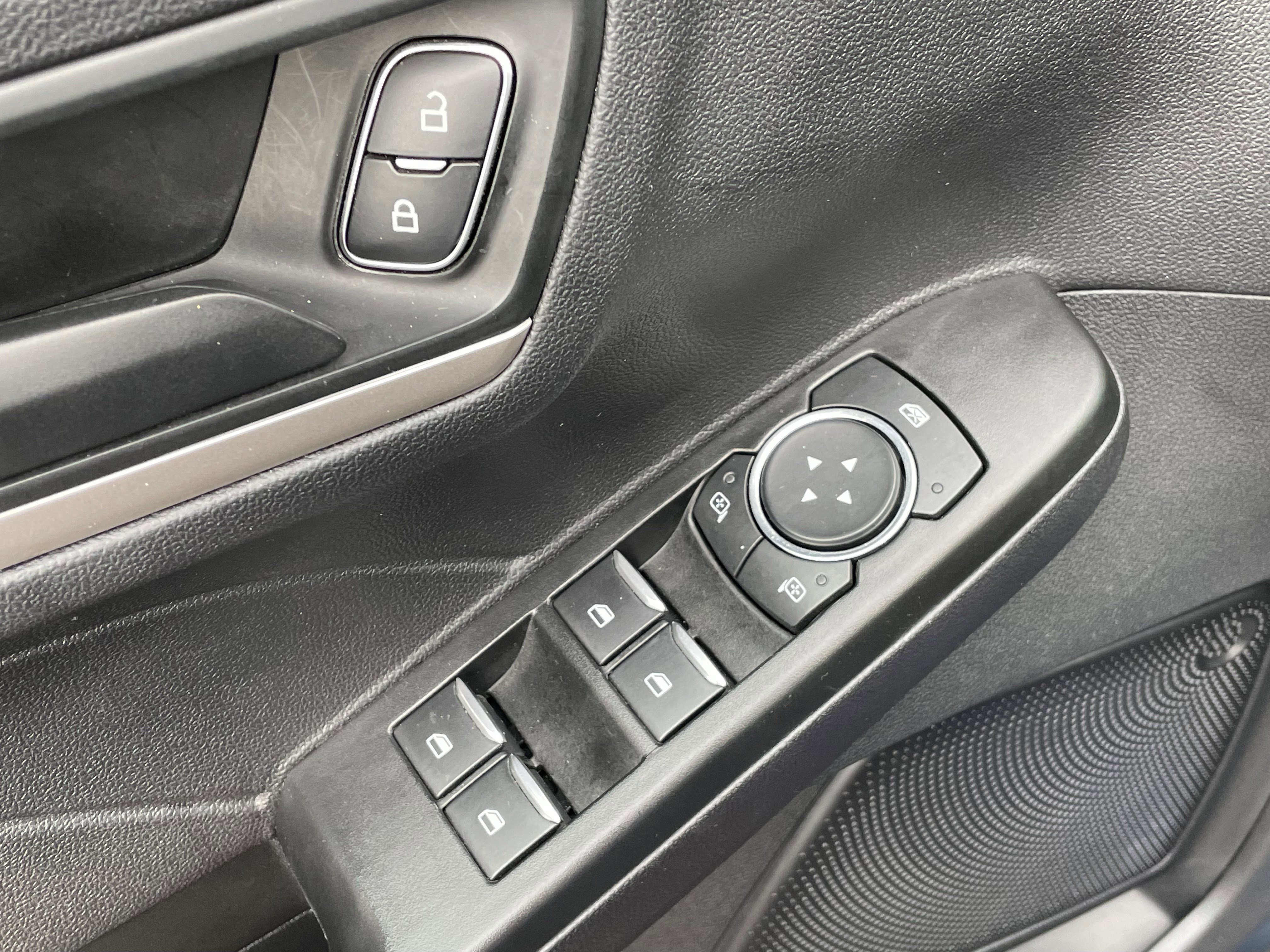 Used 2022 Ford Escape SE w/ Cold Weather Package image 12