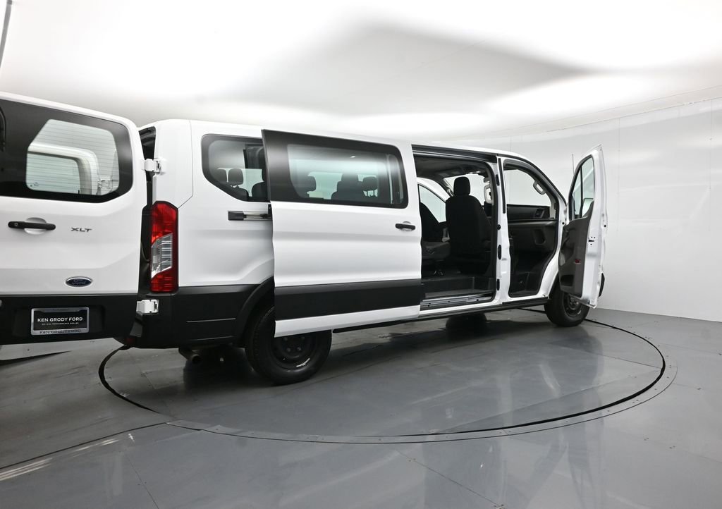 Certified 2022 Ford Transit 350 XLT image 6