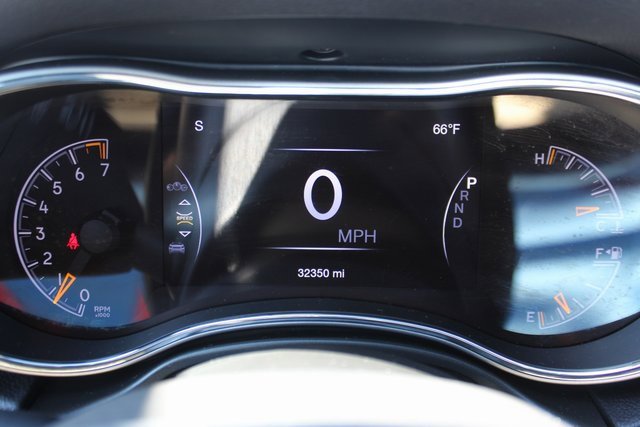 Used 2021 Jeep Grand Cherokee Laredo X image 18