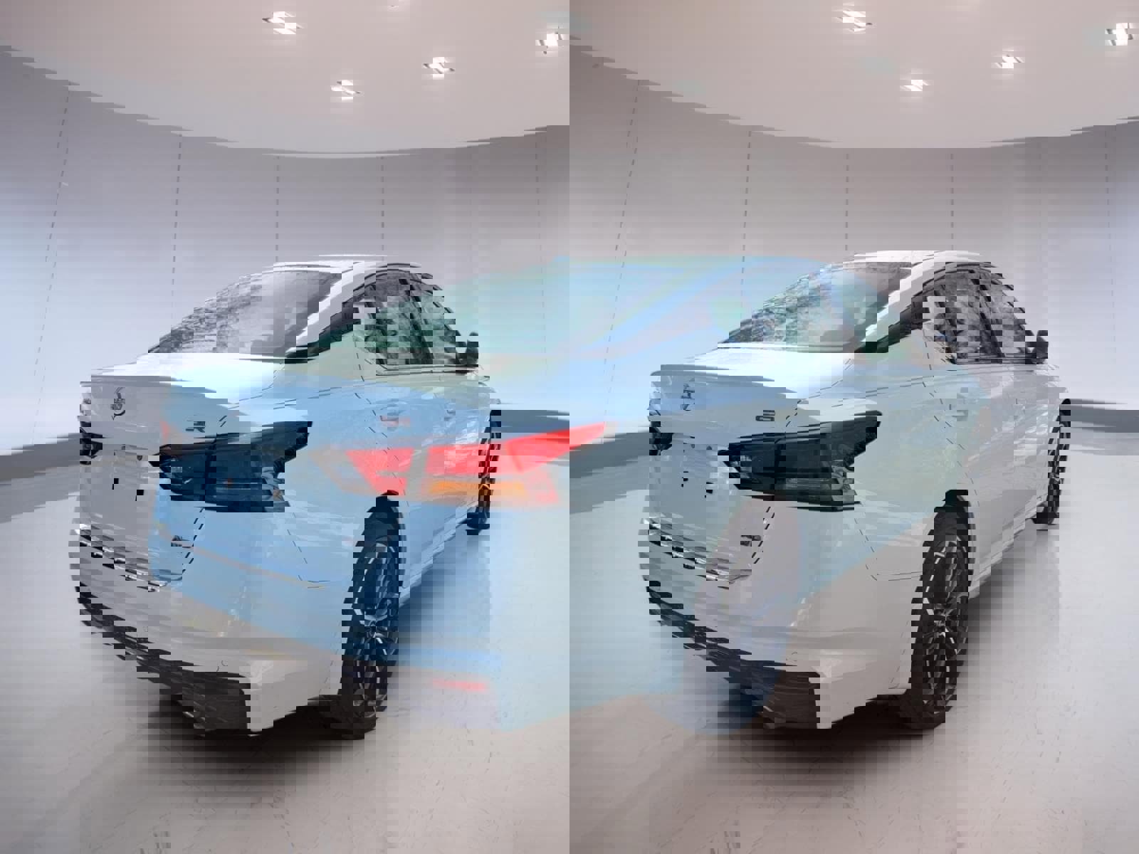 Used 2023 Nissan Altima 2.5 SR image 4