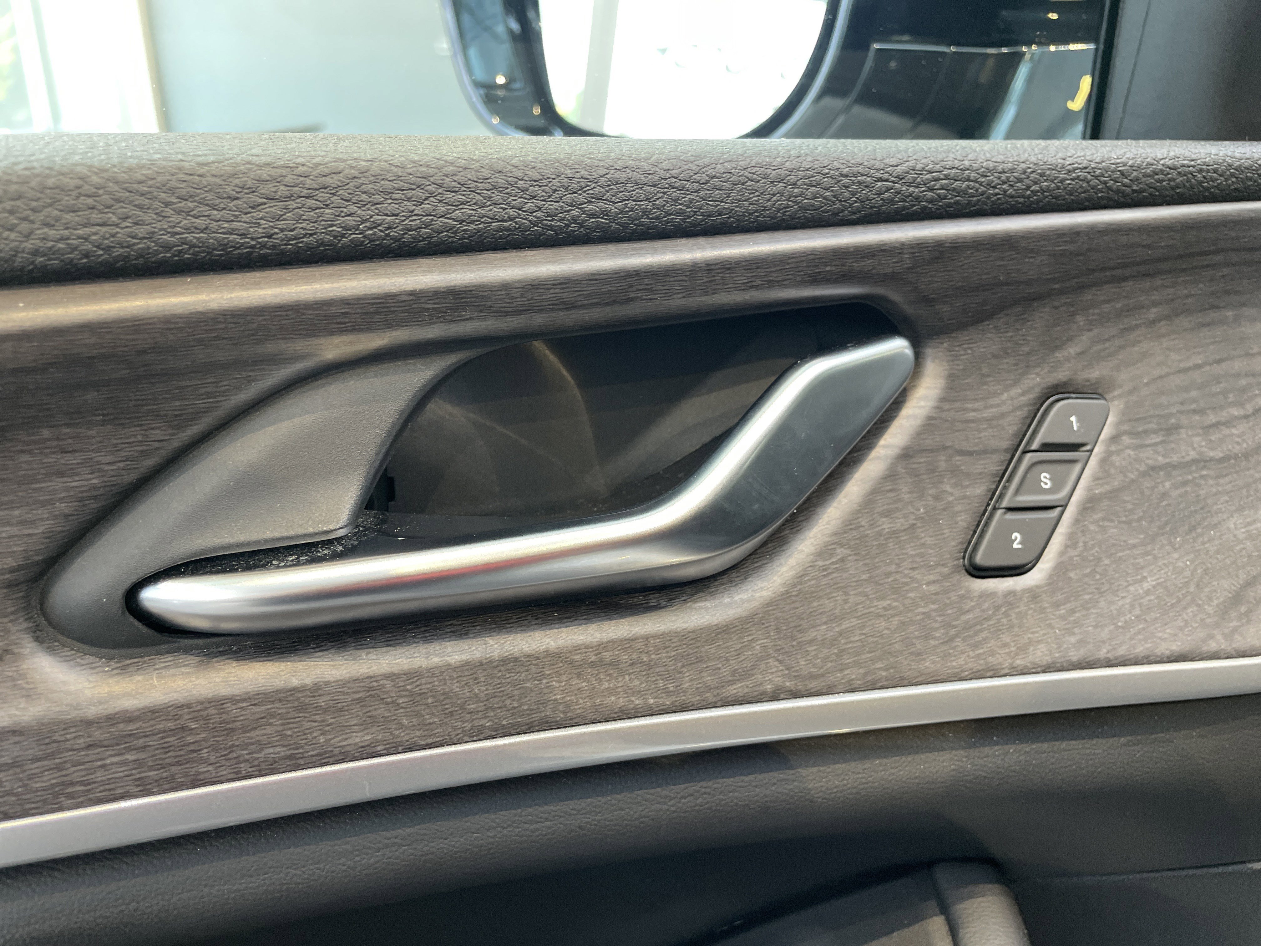 Used 2023 Jeep Grand Cherokee Limited AWD/4WD image 15