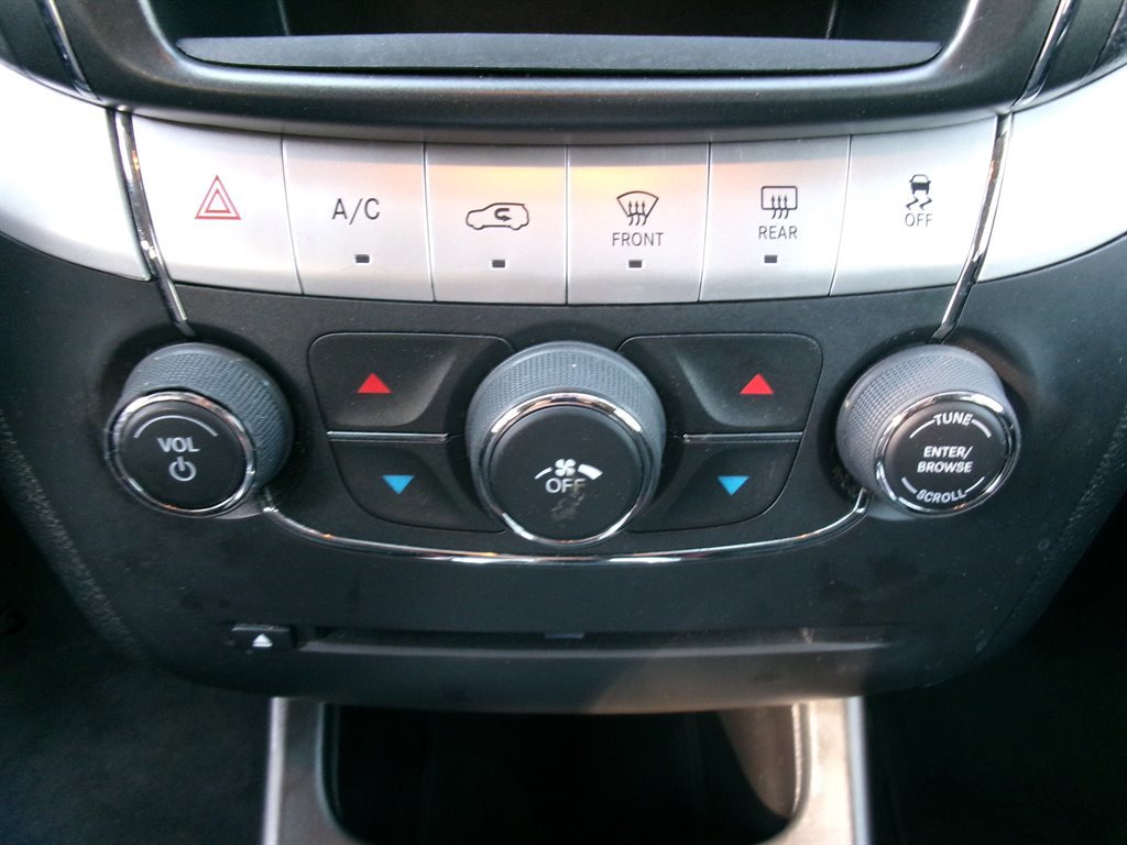 Used 2019 Dodge Journey SE w/ Connectivity Group FWD image 41