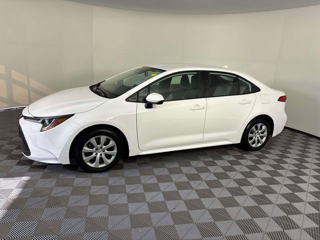 Used 2025 Toyota Corolla LE image 5