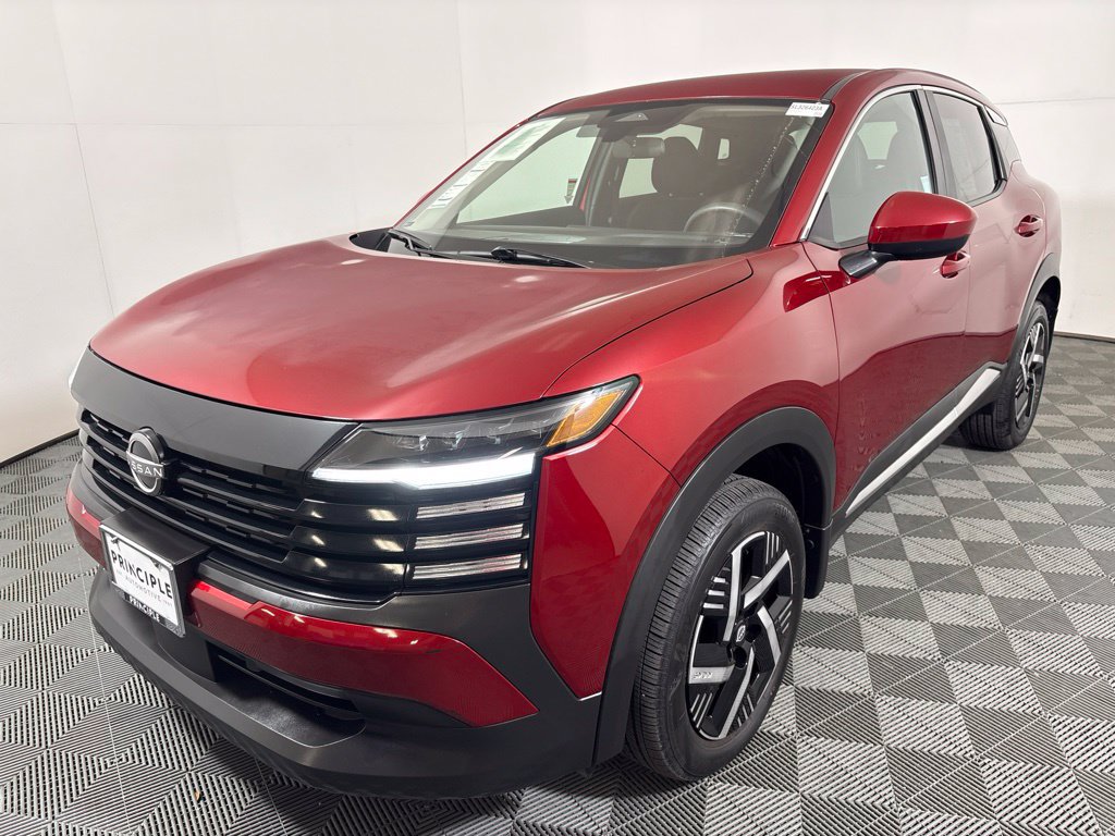Used 2025 Nissan Kicks SV w/ Illumination Package FWD image 2