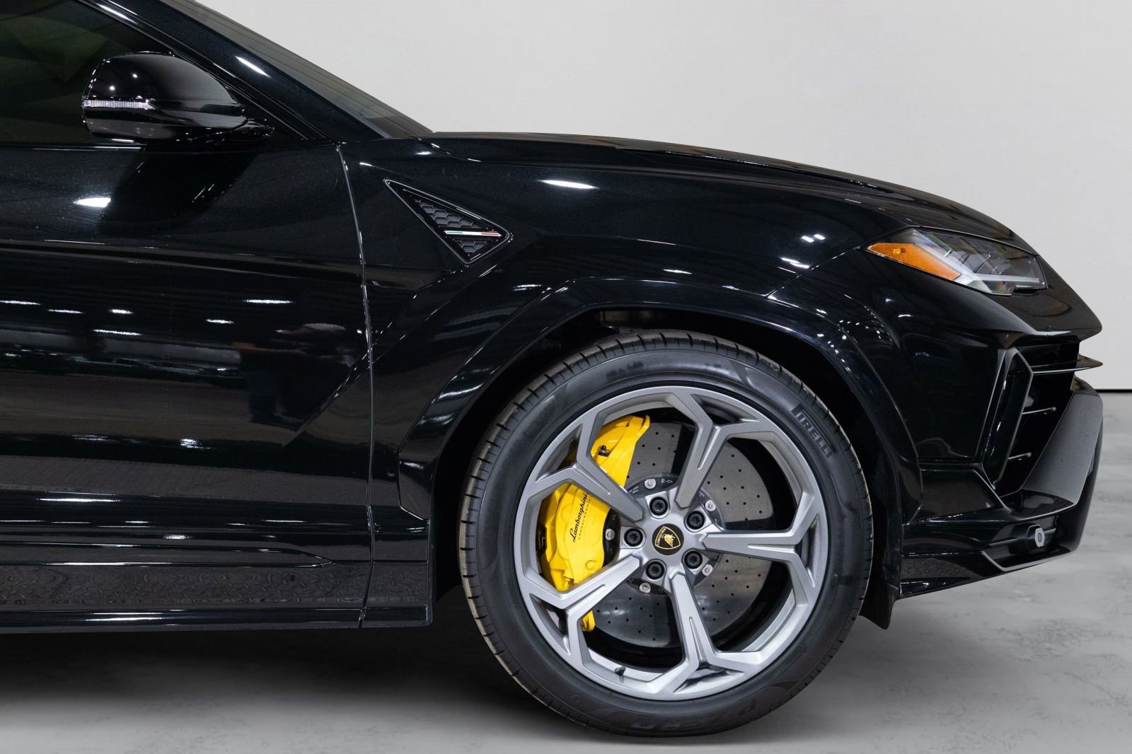 Used 2023 Lamborghini Urus S AWD/4WD image 21