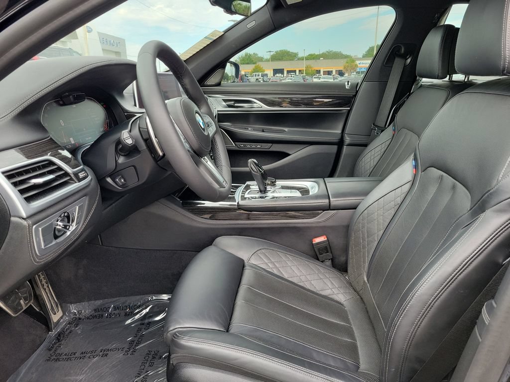 Used 2020 BMW 750i xDrive w/ Executive Package AWD/4WD image 14