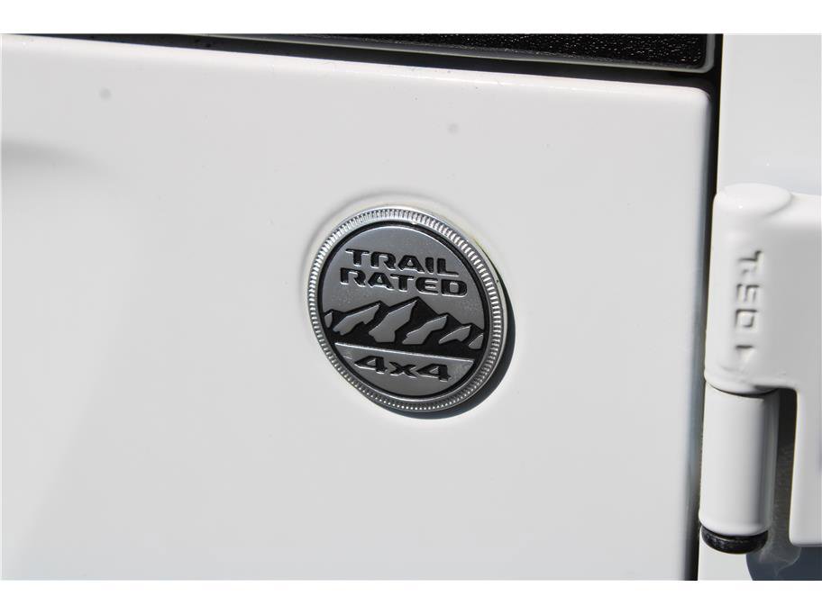 Used 2018 Jeep Wrangler Unlimited Sahara w/ Uconnect 4C Nav & Sound Group image 37