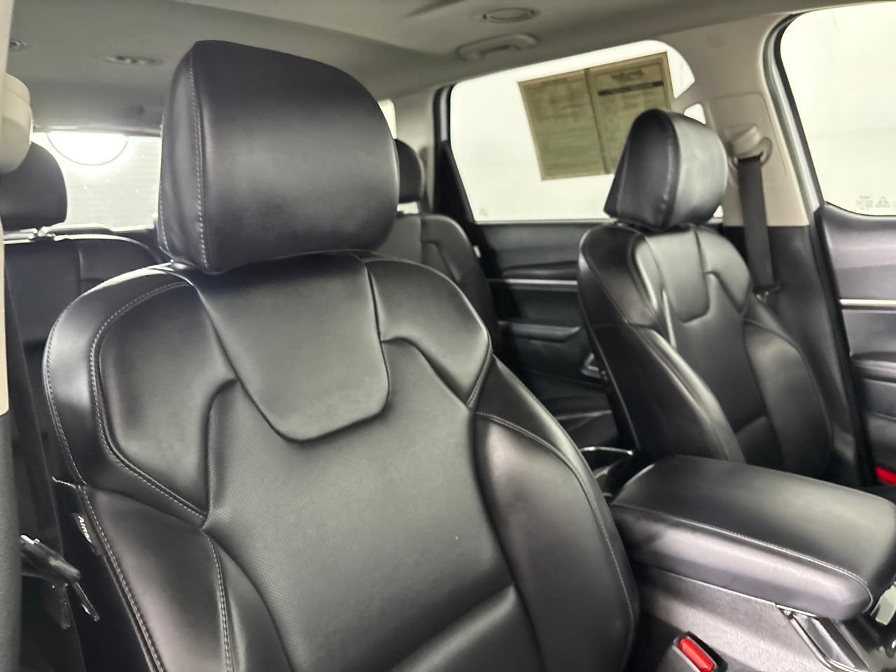 Used 2025 Kia Telluride S AWD/4WD image 35