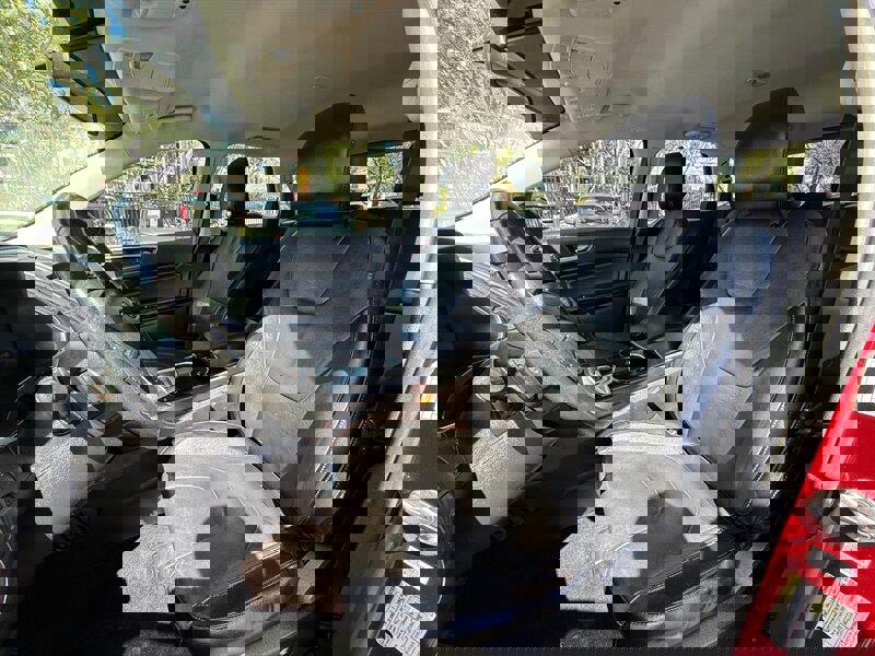 Used 2016 Ford Edge Titanium w/ Technology Package FWD image 12