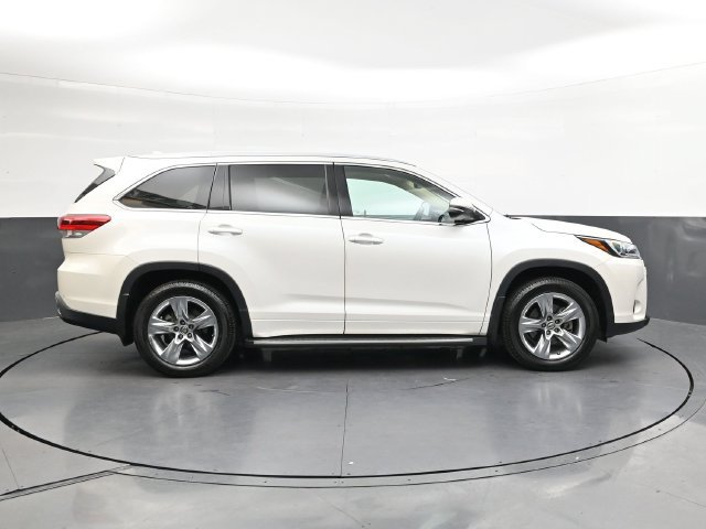 Used 2018 Toyota Highlander Limited AWD/4WD image 3