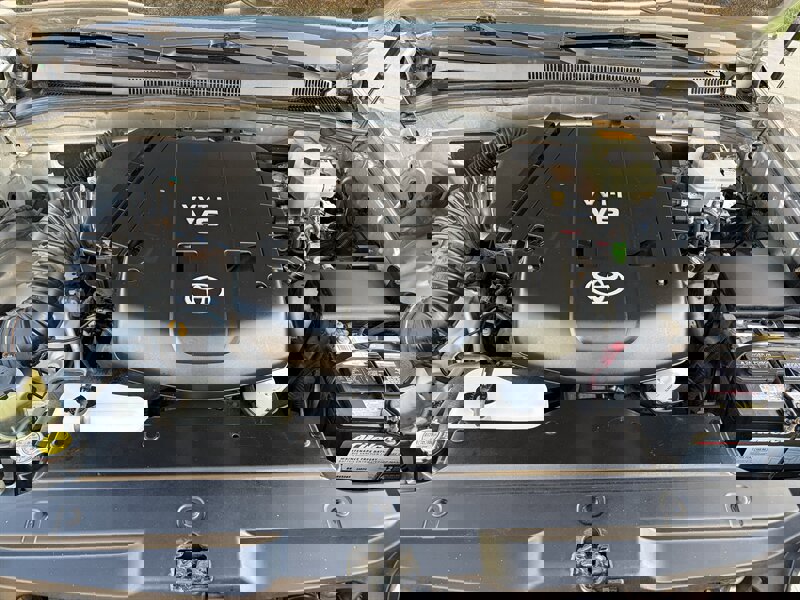 Used 2004 Toyota 4Runner SR5 image 26