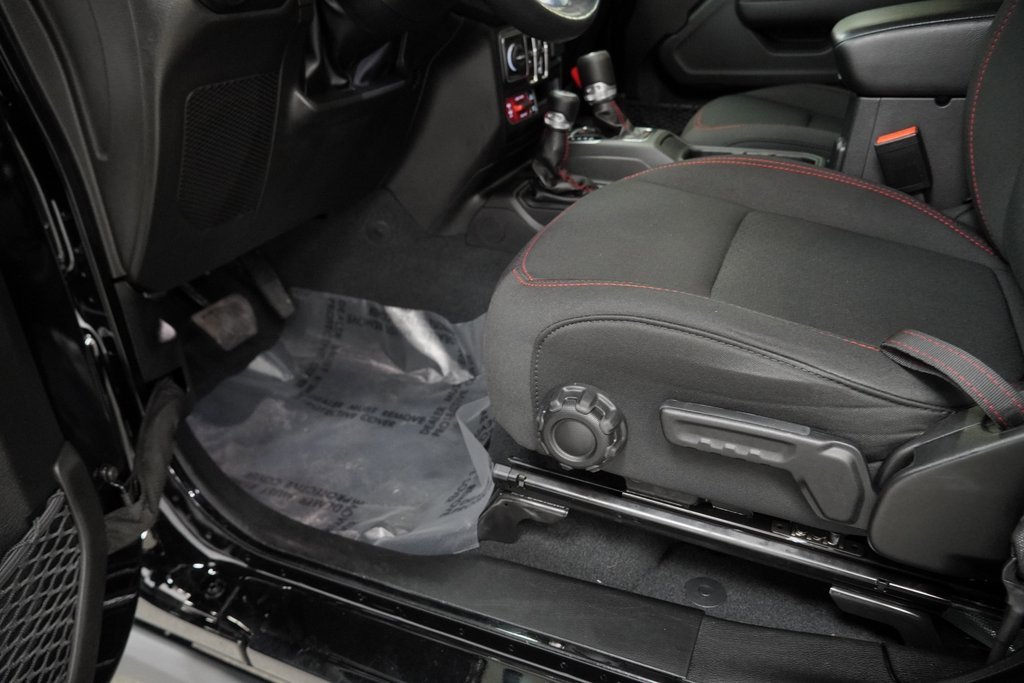 Certified 2022 Jeep Wrangler Unlimited Rubicon w/ Cold Weather Group image 38