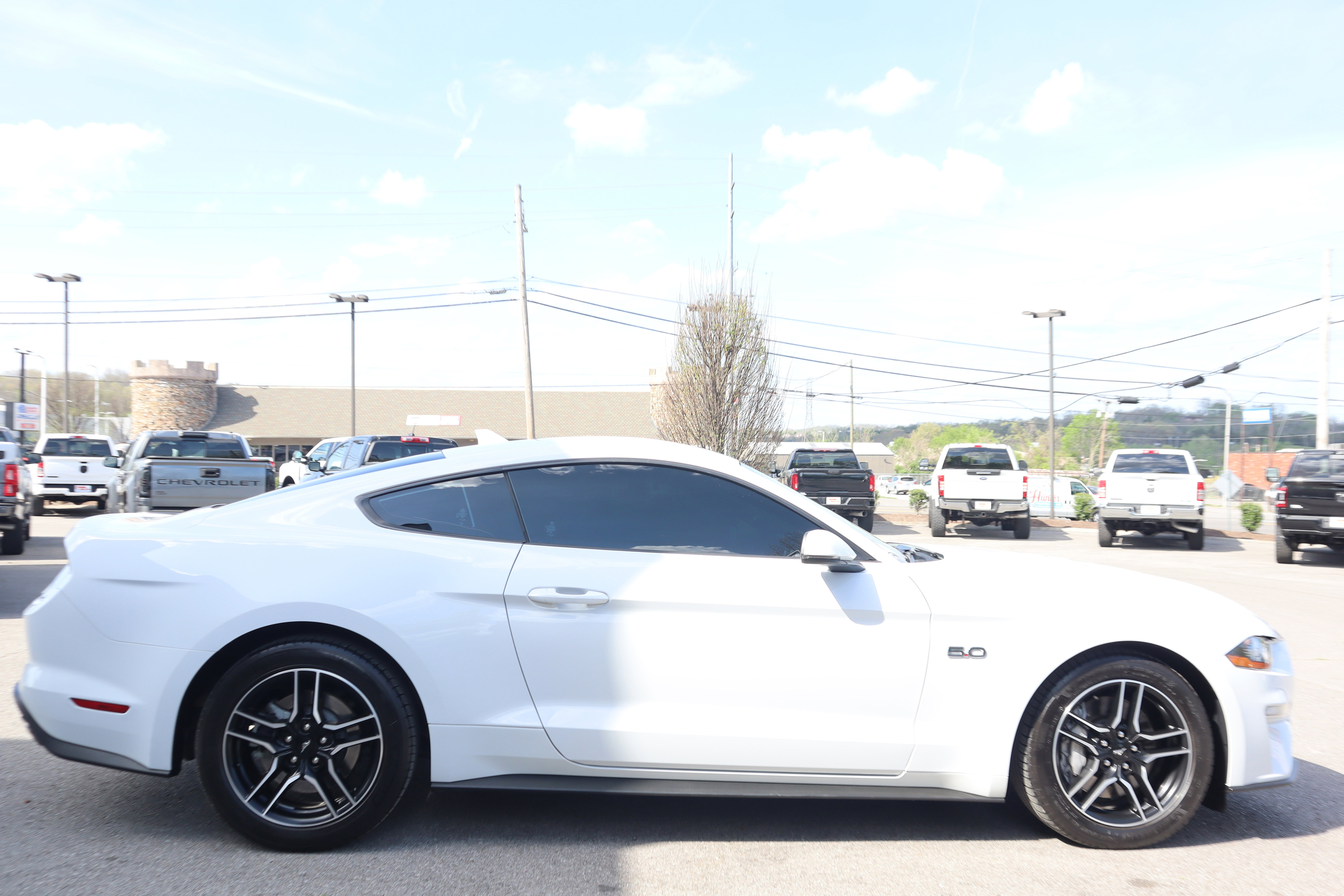 Used 2022 Ford Mustang GT Premium w/ Equipment Group 401A RWD image 6