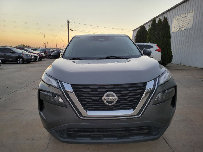 Used 2021 Nissan Rogue S image 2