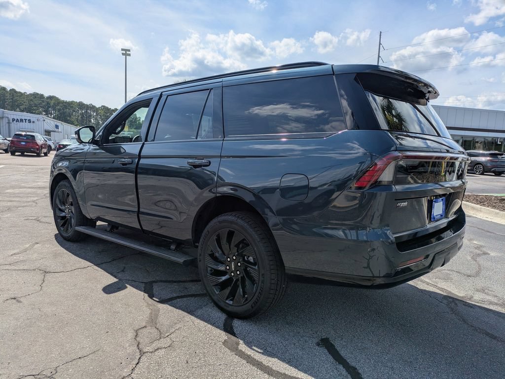 New 2026 Lincoln Navigator Reserve w/ Jet Appearance Package AWD/4WD image 6