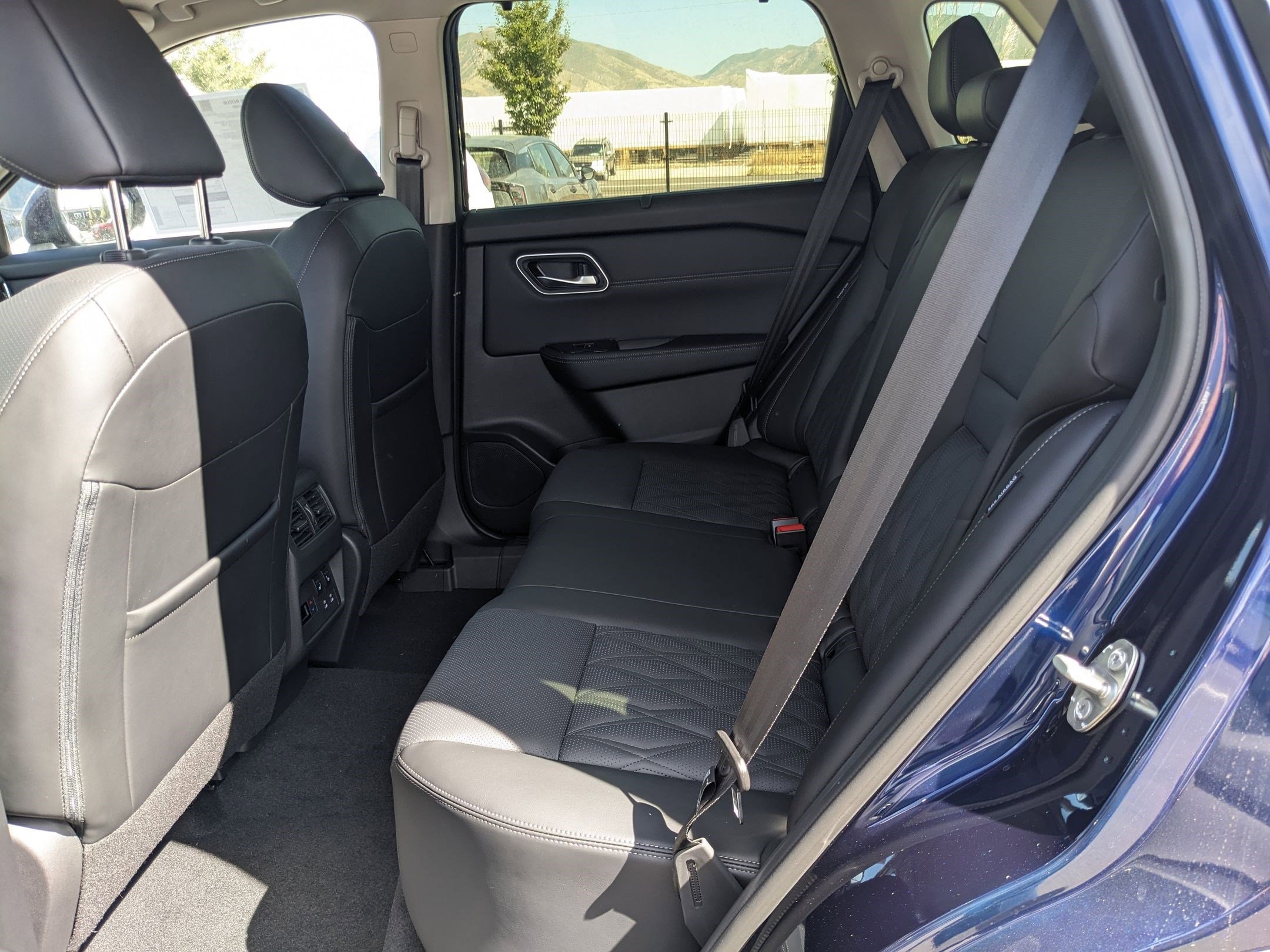 New 2026 Nissan Rogue Platinum image 18