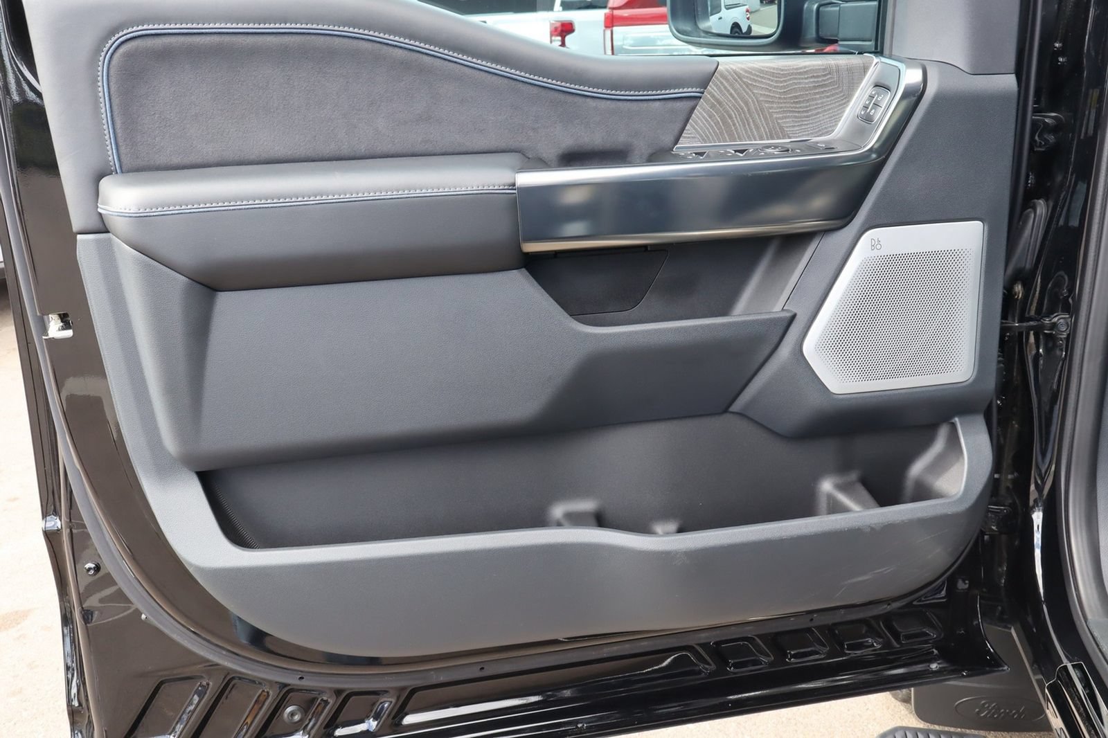 Used 2025 Ford F350 Platinum AWD/4WD image 19