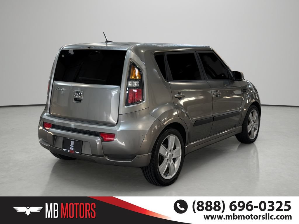 Used 2011 Kia Soul ! FWD image 4