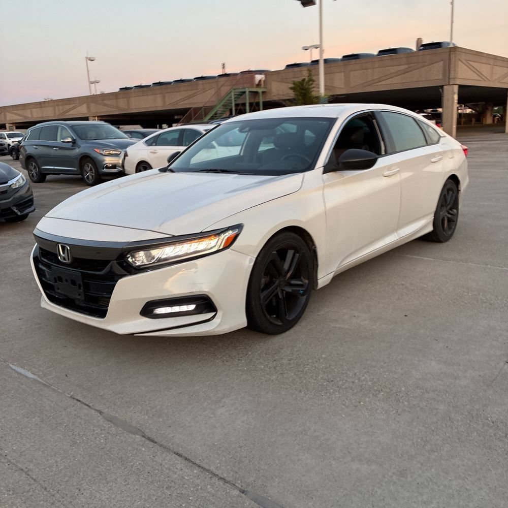 Used 2019 Honda Accord Sport image 2