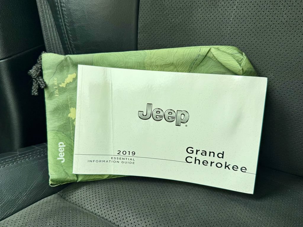 Used 2019 Jeep Grand Cherokee Altitude AWD/4WD image 37