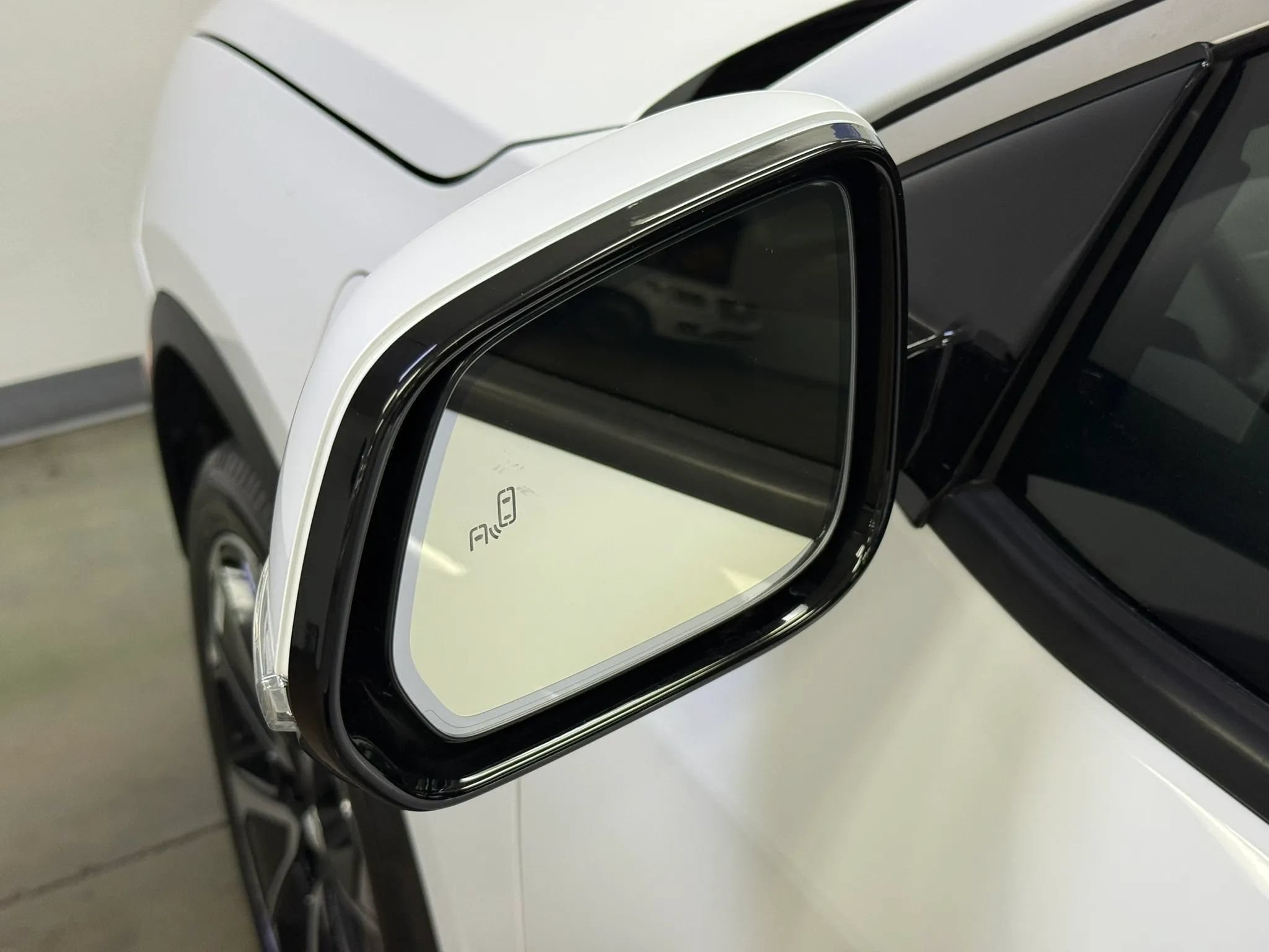 Used 2024 VinFast VF 8 Plus AWD/4WD image 10