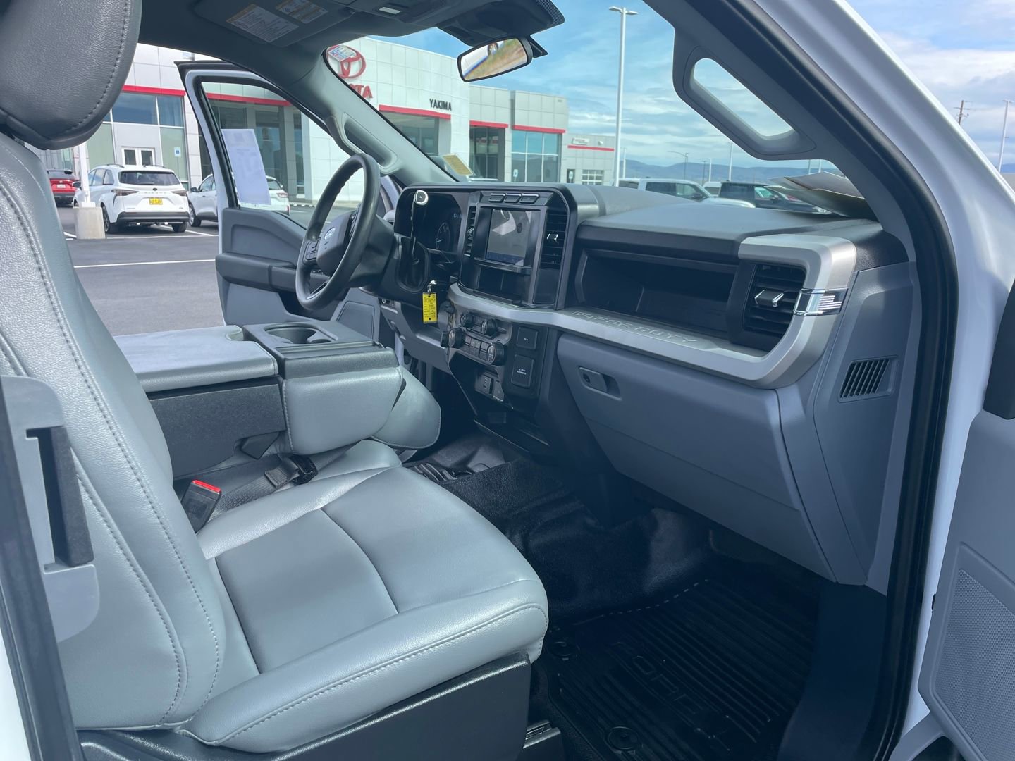 Used 2024 Ford F250 XL w/ XL Chrome Package image 15