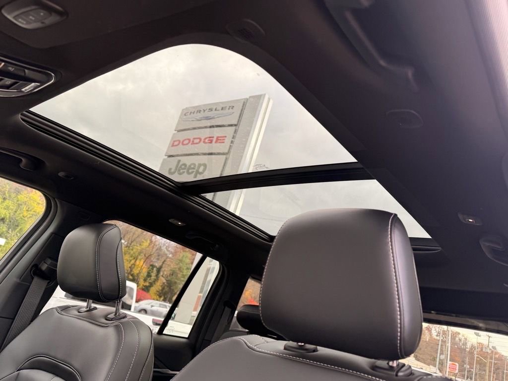 New 2025 Jeep Grand Cherokee Limited image 20