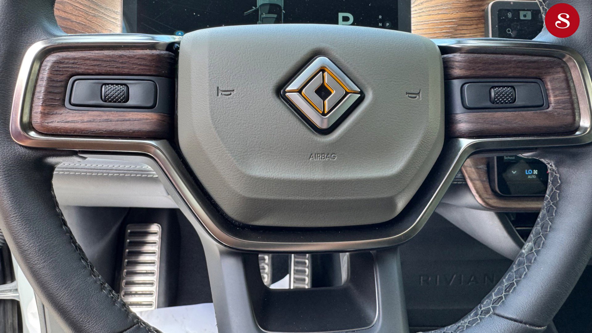 Used 2023 Rivian R1S Adventure AWD/4WD image 12