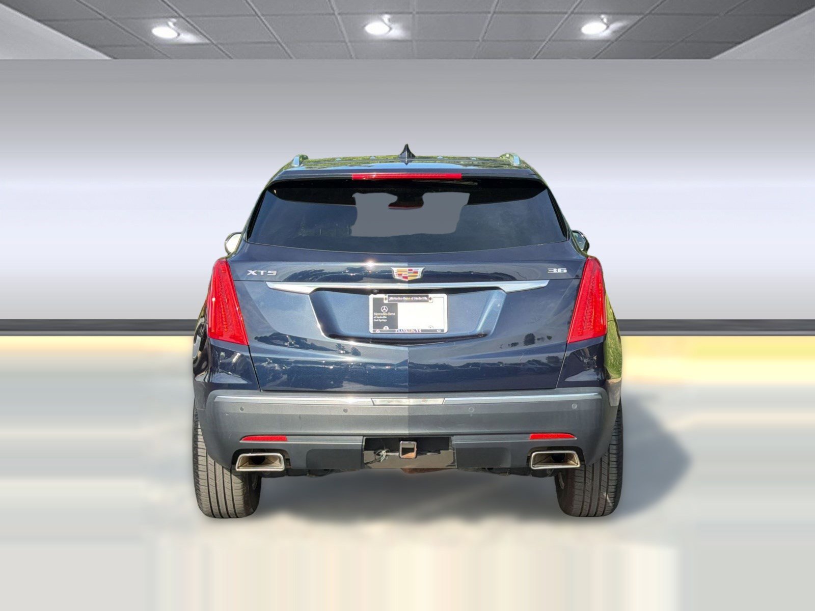 Used 2017 Cadillac XT5 Luxury w/ Driver Awareness Package FWD image 10