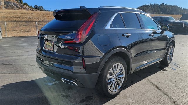 Used 2024 Cadillac XT4 Premium Luxury AWD/4WD image 6