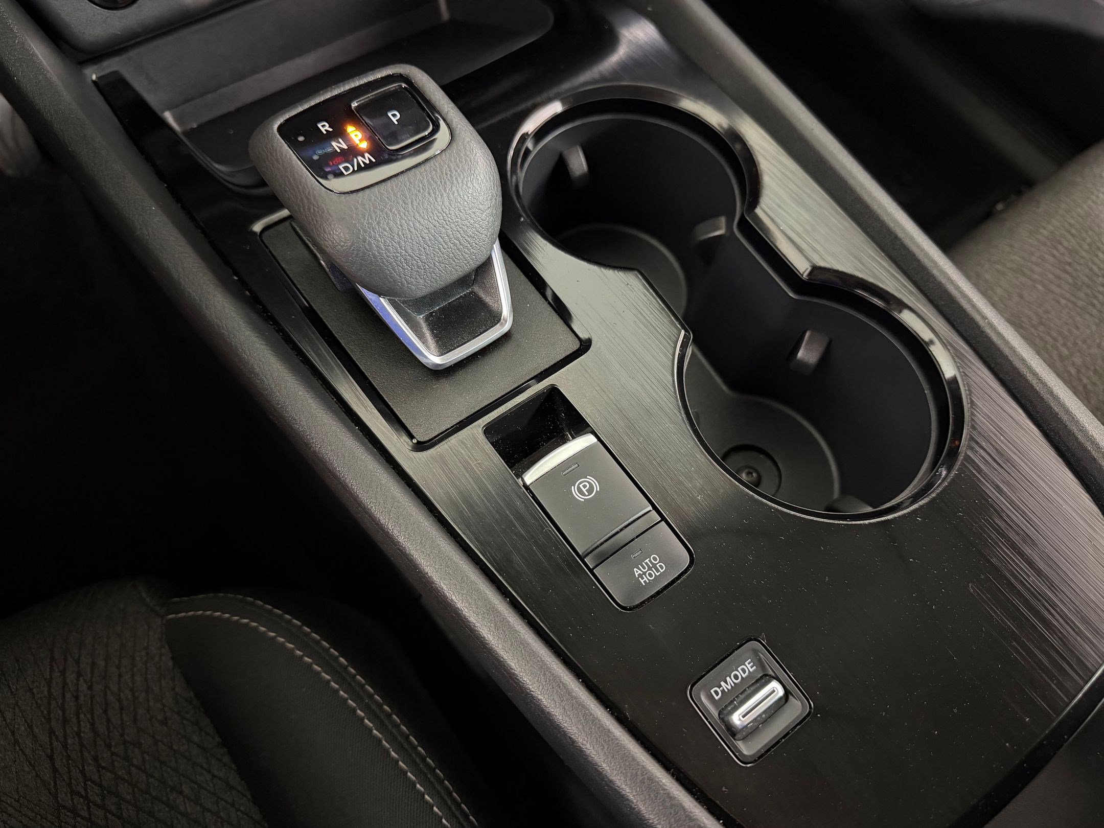 Used 2025 Nissan Rogue SV image 14