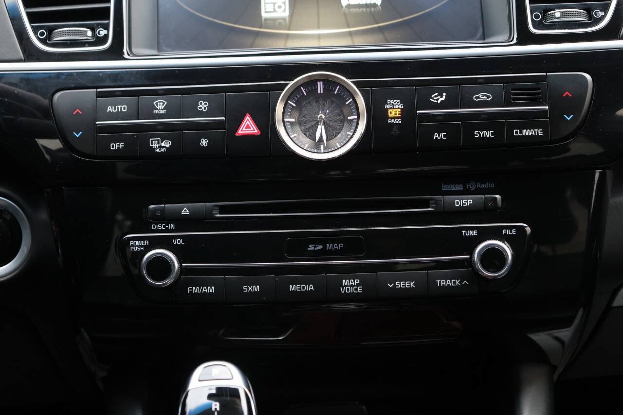Used 2016 Kia K900 Luxury RWD image 22