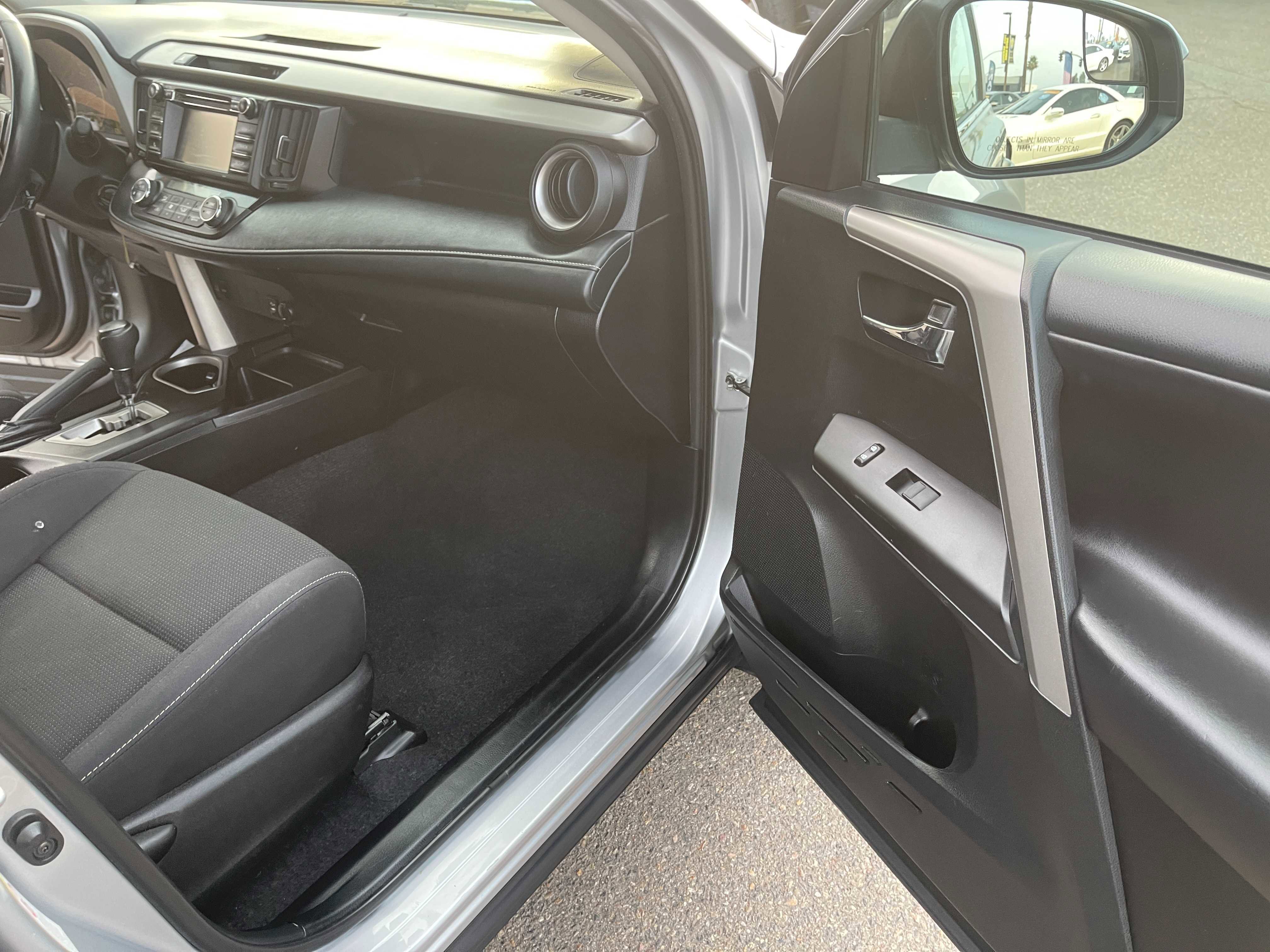 Used 2018 Toyota RAV4 XLE image 13