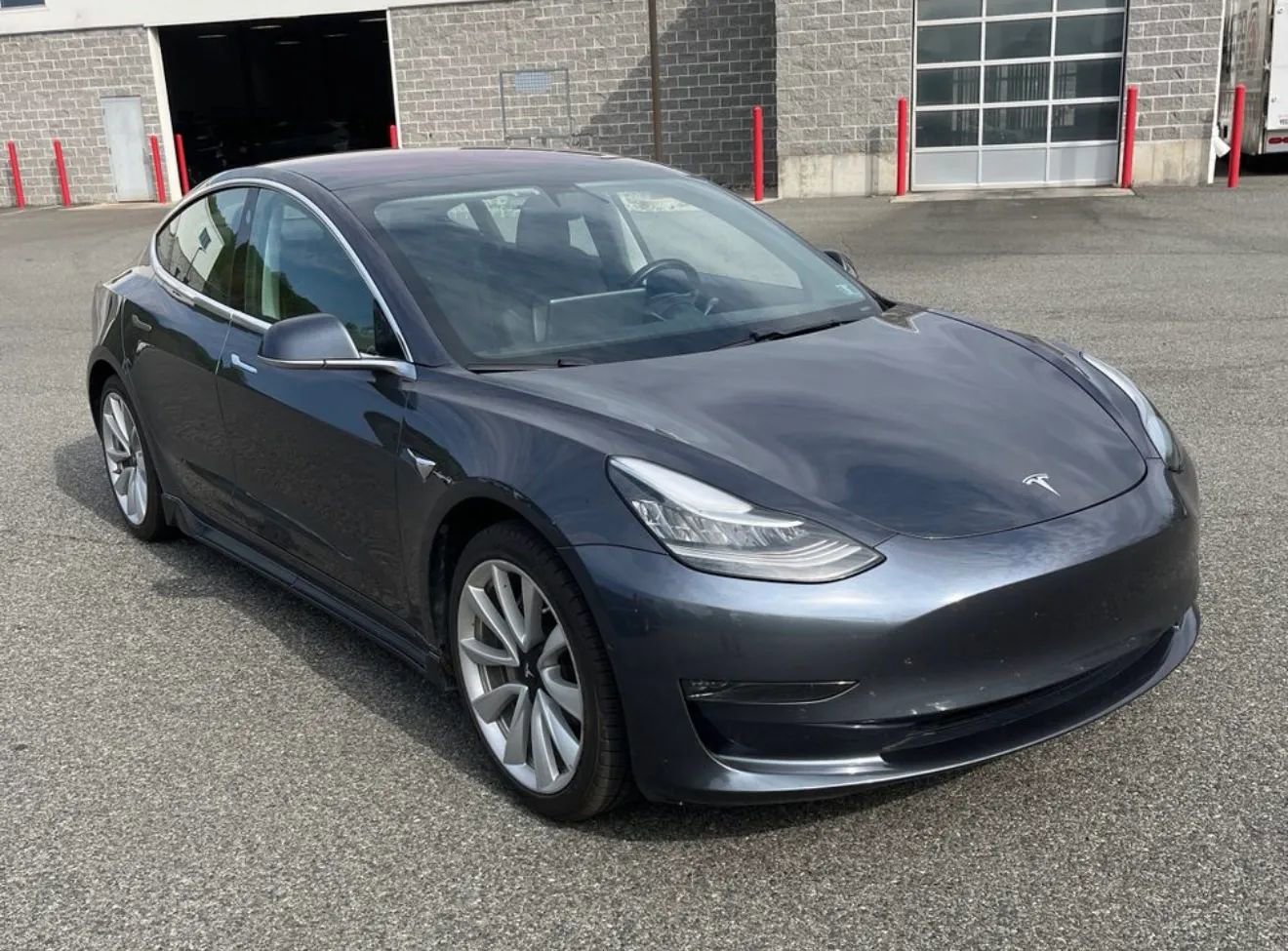 Used 2018 Tesla Model 3 Long Range RWD image 4