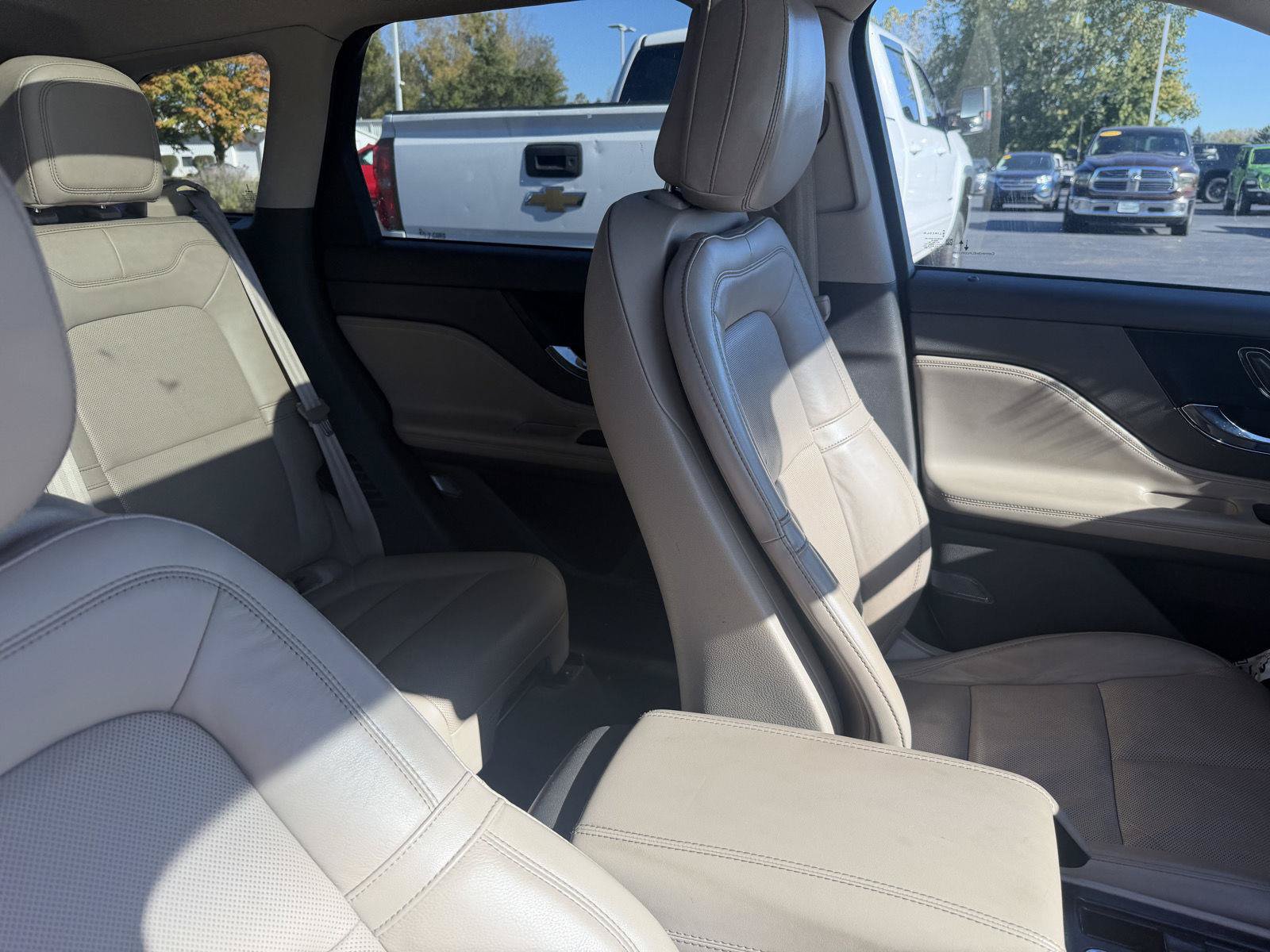 Used 2020 Lincoln Corsair FWD w/ Premium Package image 27