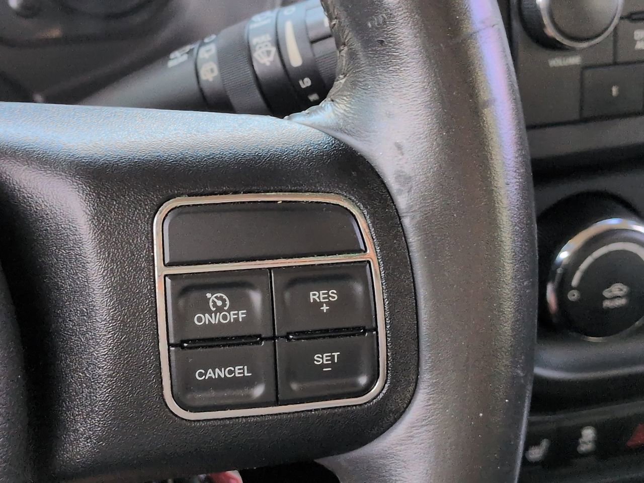 Used 2012 Jeep Compass Latitude w/ Altitude Pkg FWD image 22