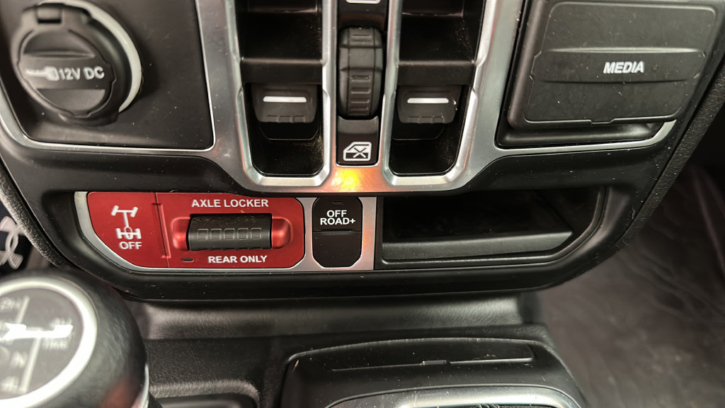 Used 2024 Jeep Wrangler Unlimited AWD/4WD image 20