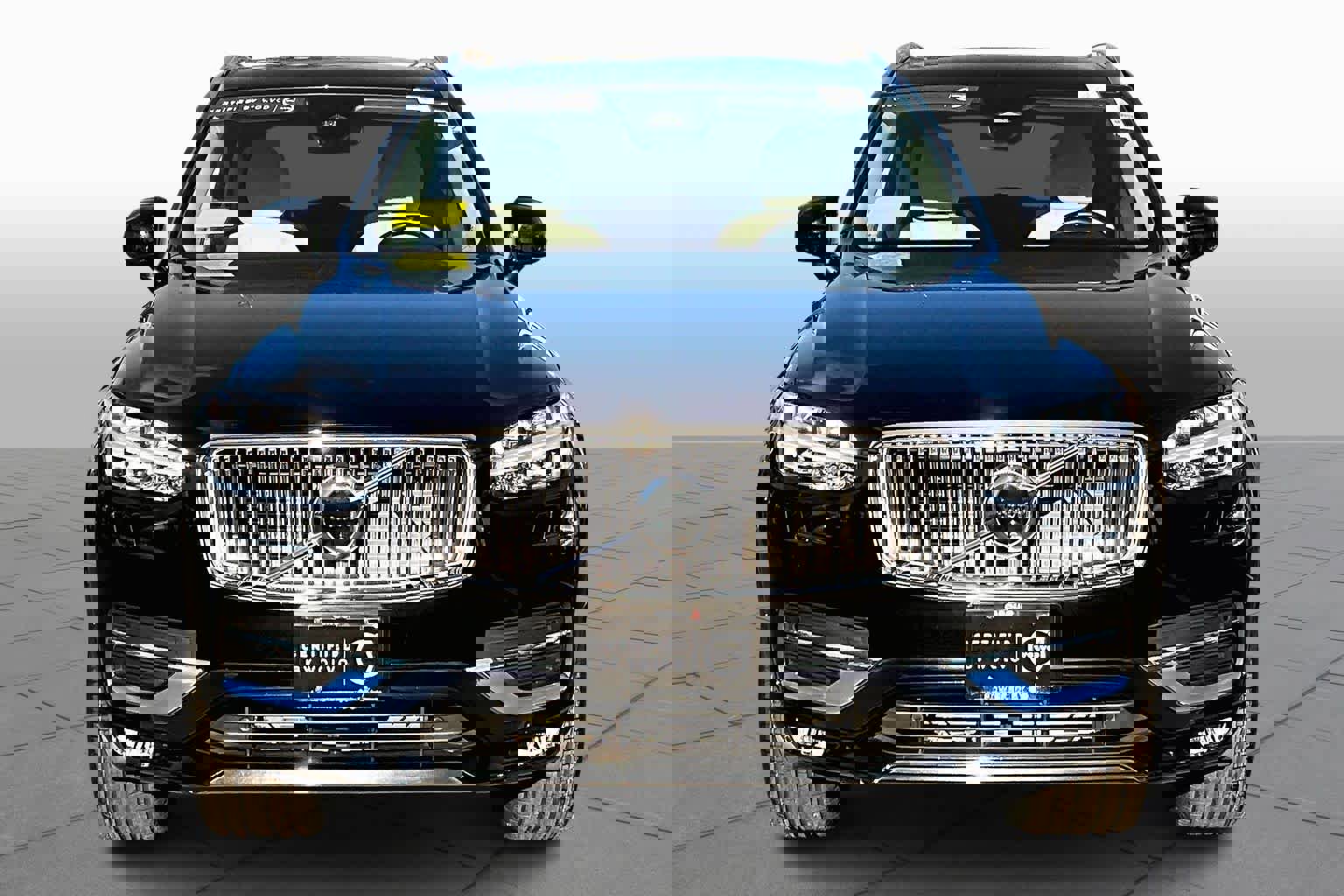 Certified 2024 Volvo XC90 B6 Plus image 3