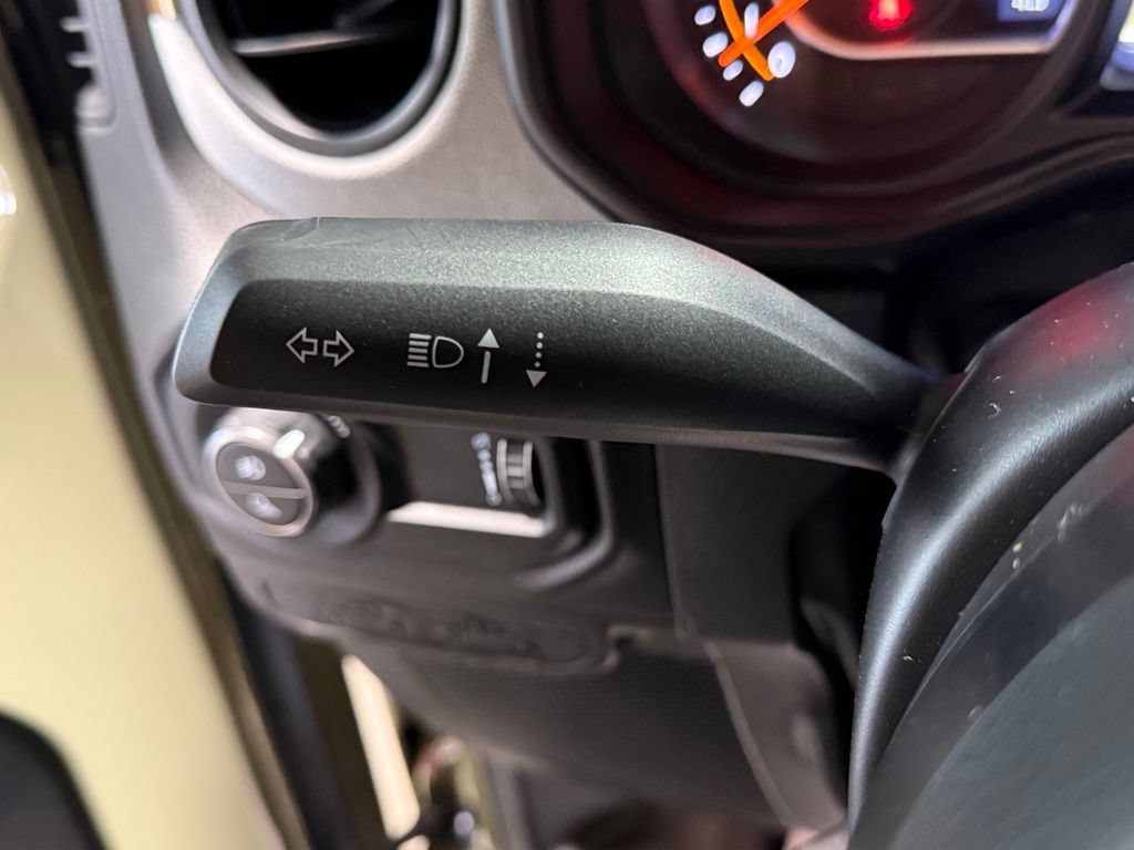 Certified 2025 Jeep Gladiator Sport AWD/4WD image 18