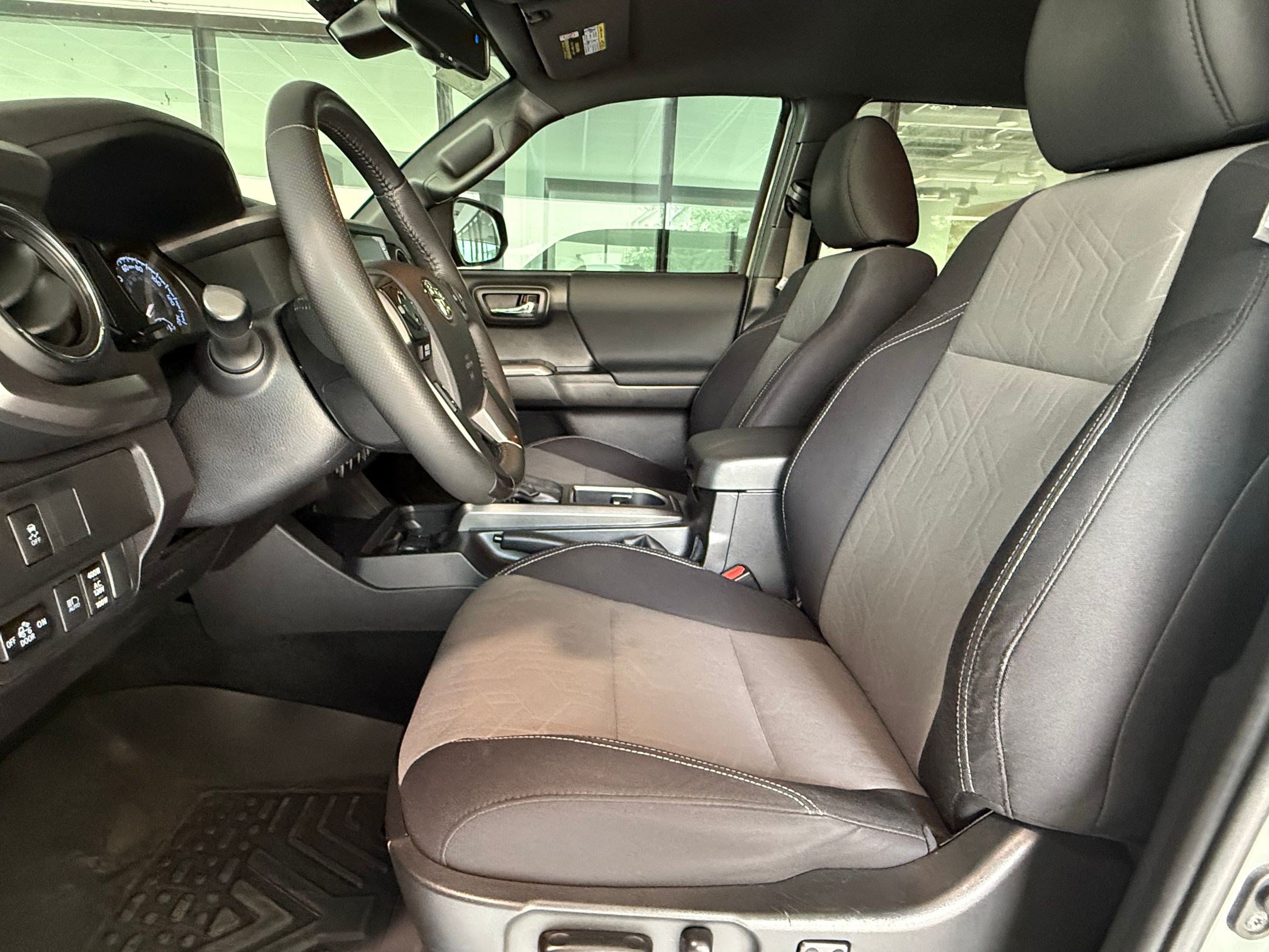 Used 2023 Toyota Tacoma TRD Sport w/ Technology Package RWD image 5