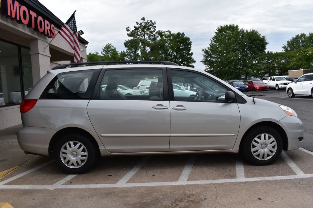 Used 2010 Toyota Sienna CE FWD image 6